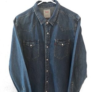 Levi’s Denim Button Up shirt